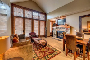 Catamount Lodge 411 by East West Hospitality Truckee